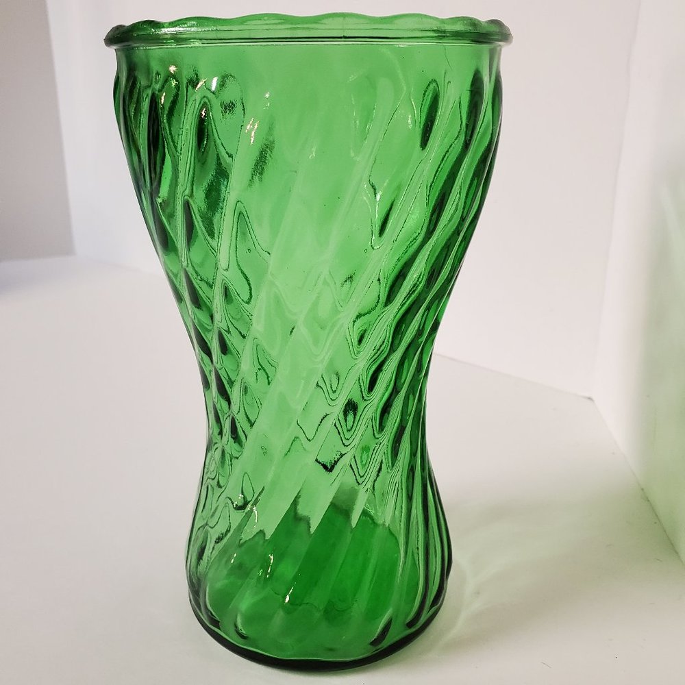 Vintage 8" Tall Green Swirl Design Vase For Lots Of Flowers!